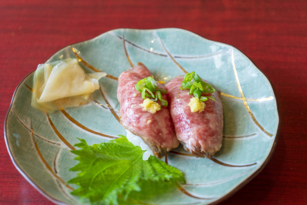 一品料理 にぎり寿司（炙り2貫）1,600円