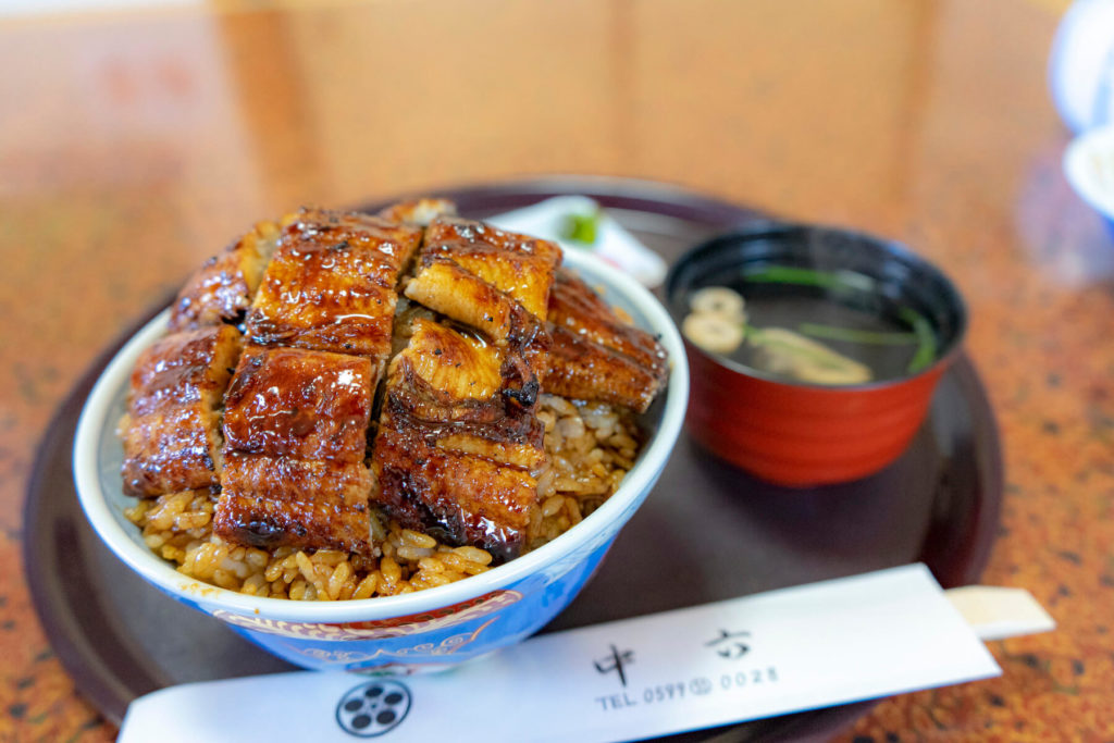 ご飯に絡んだうなぎのタレが特徴